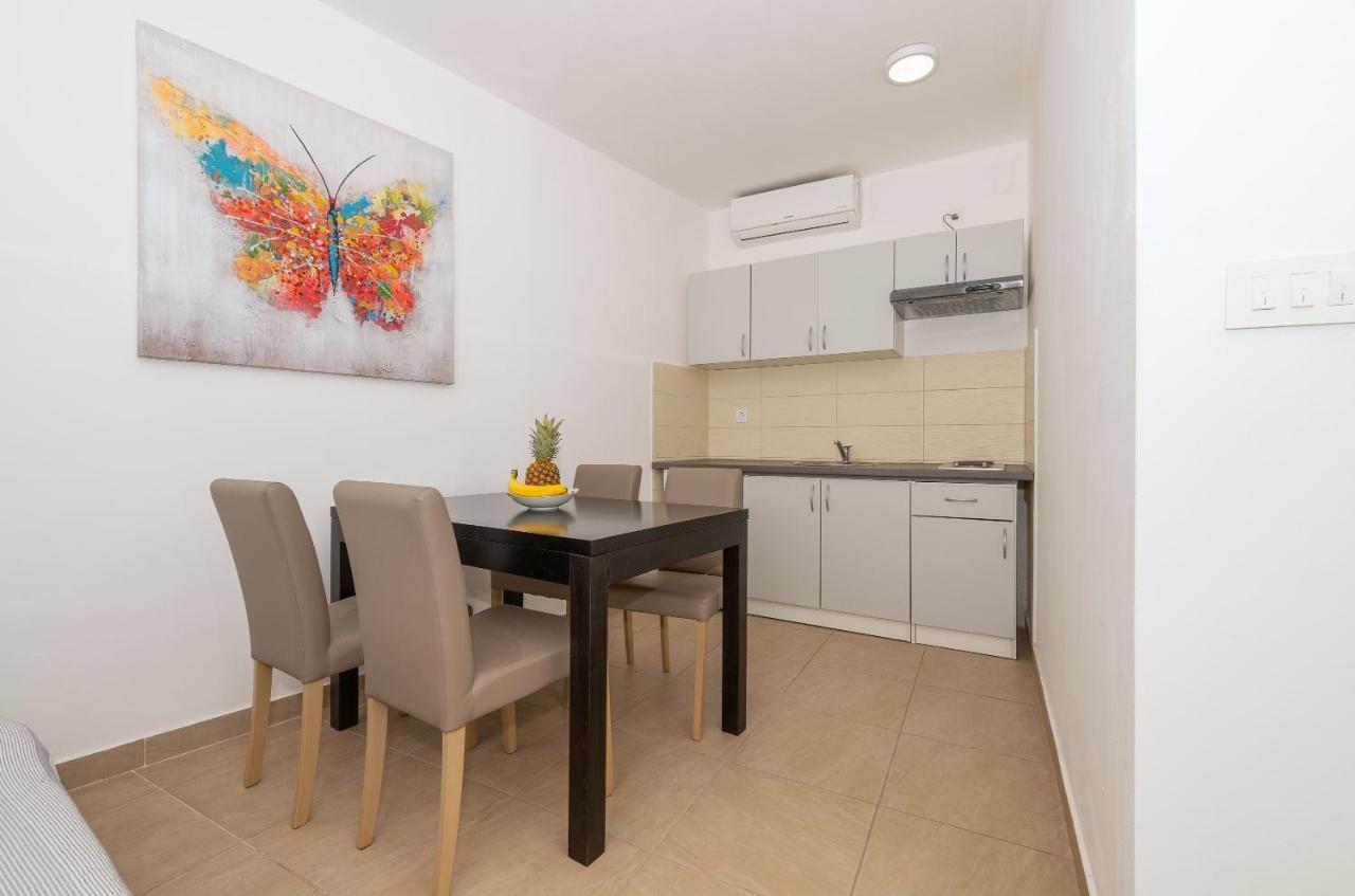 Bilin San Appartement Baška Voda Buitenkant foto