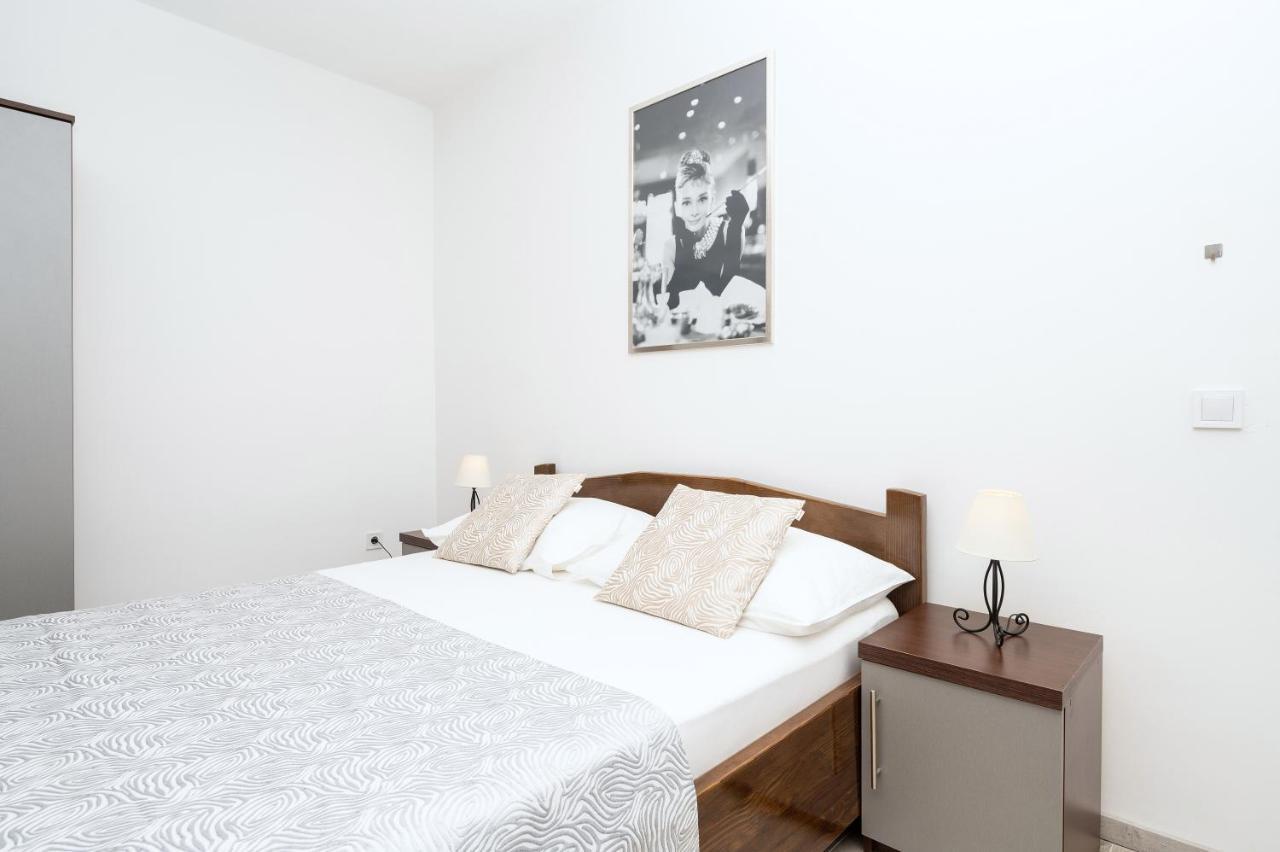 Bilin San Appartement Baška Voda Buitenkant foto