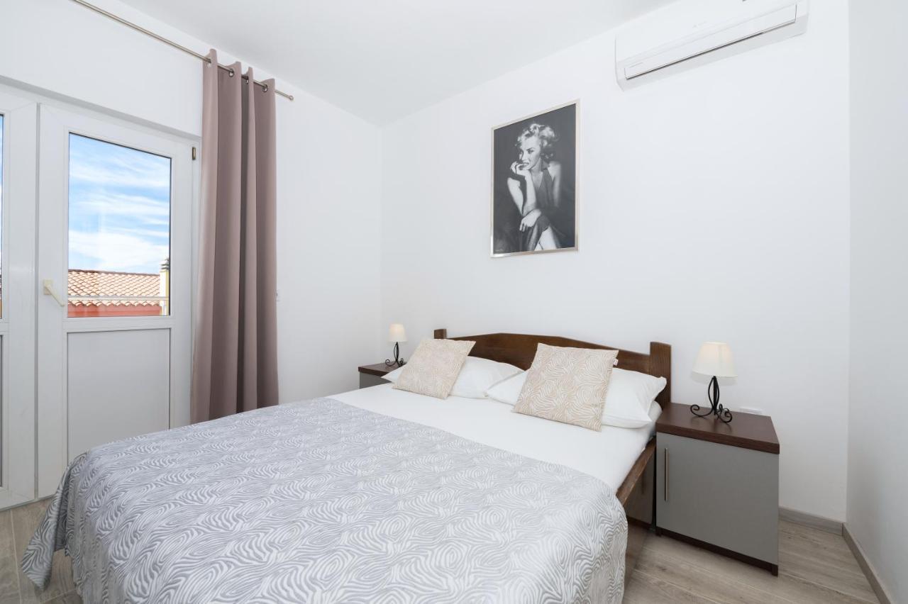 Bilin San Appartement Baška Voda Buitenkant foto