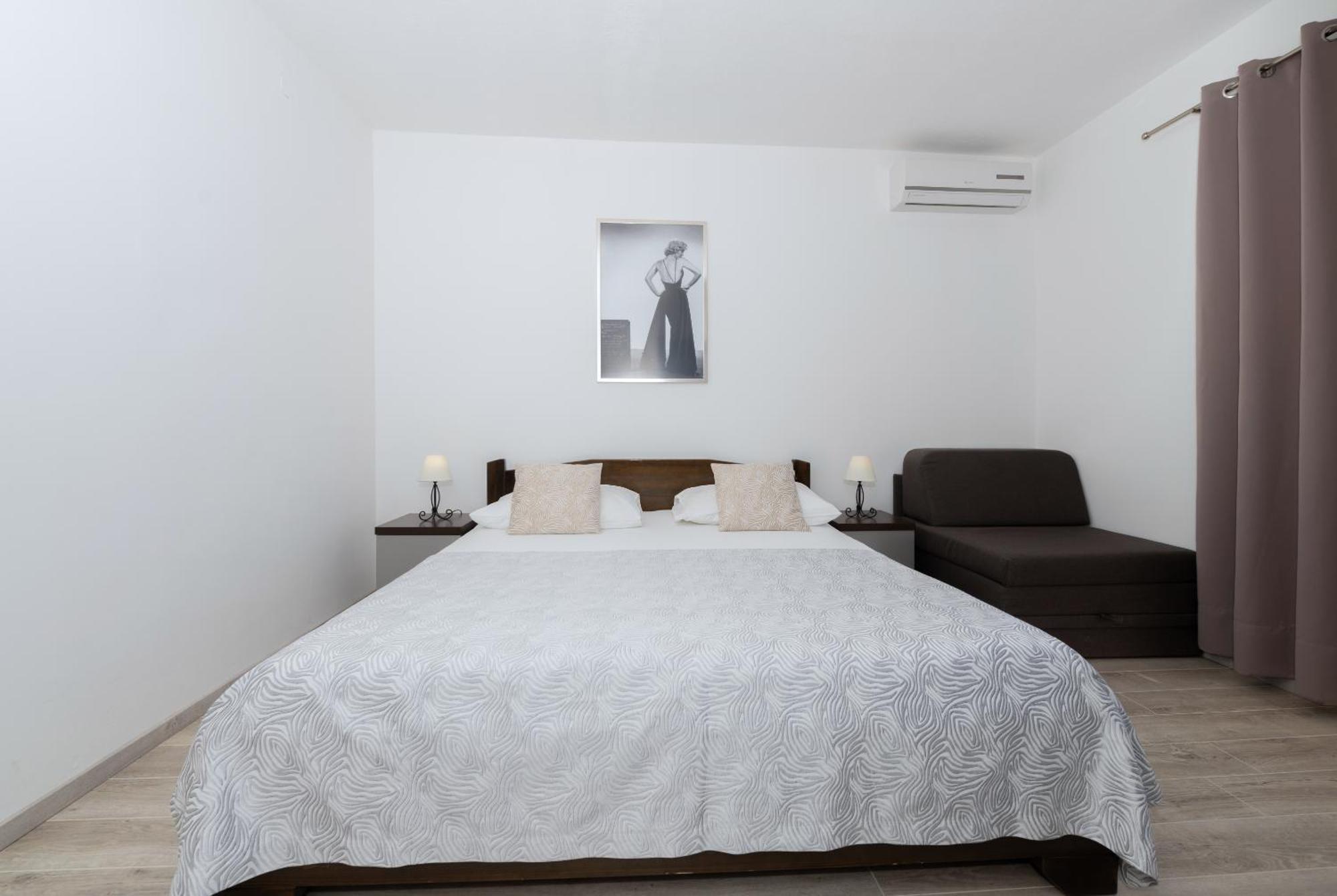 Bilin San Appartement Baška Voda Kamer foto