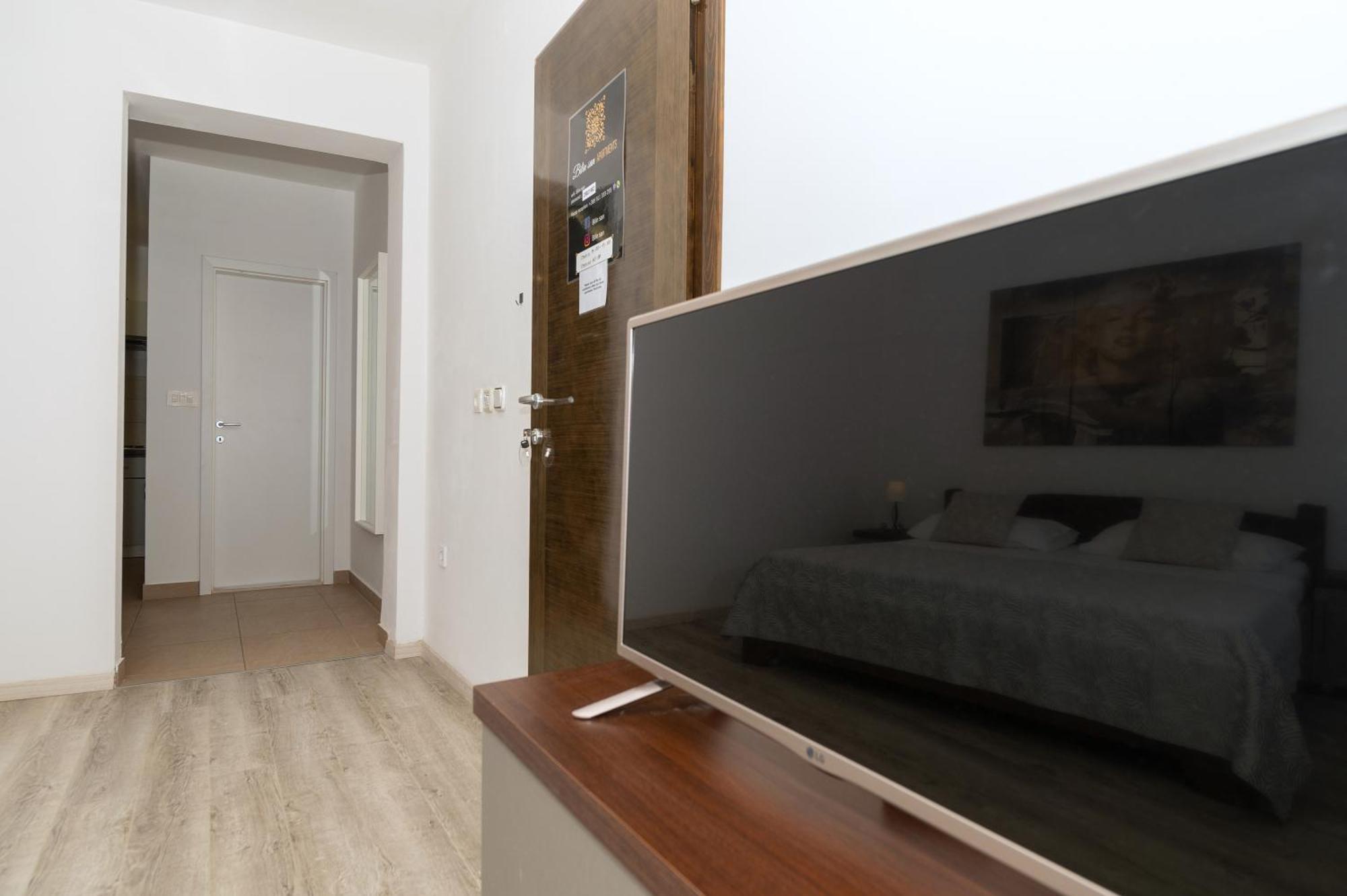 Bilin San Appartement Baška Voda Kamer foto