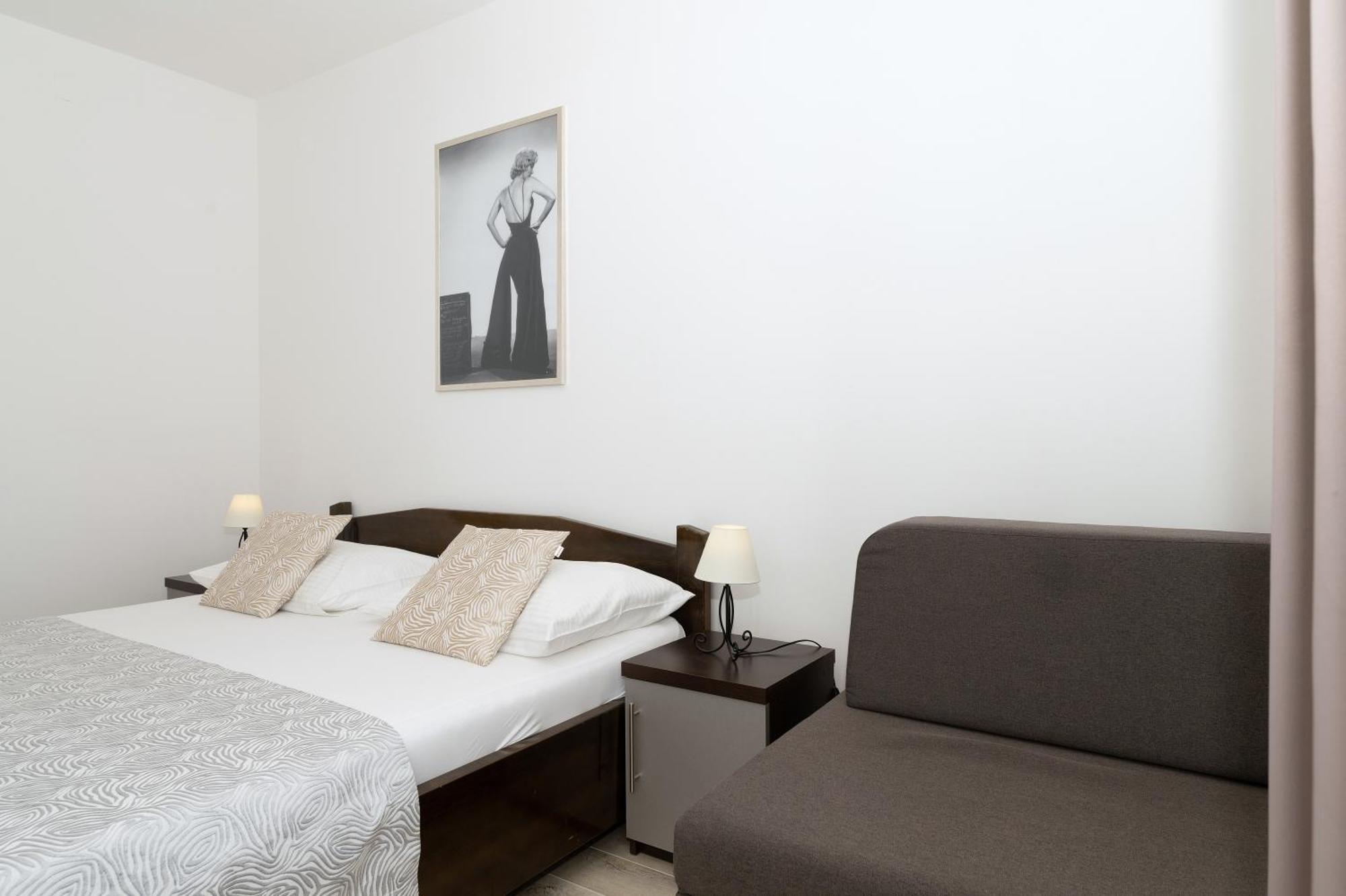 Bilin San Appartement Baška Voda Kamer foto