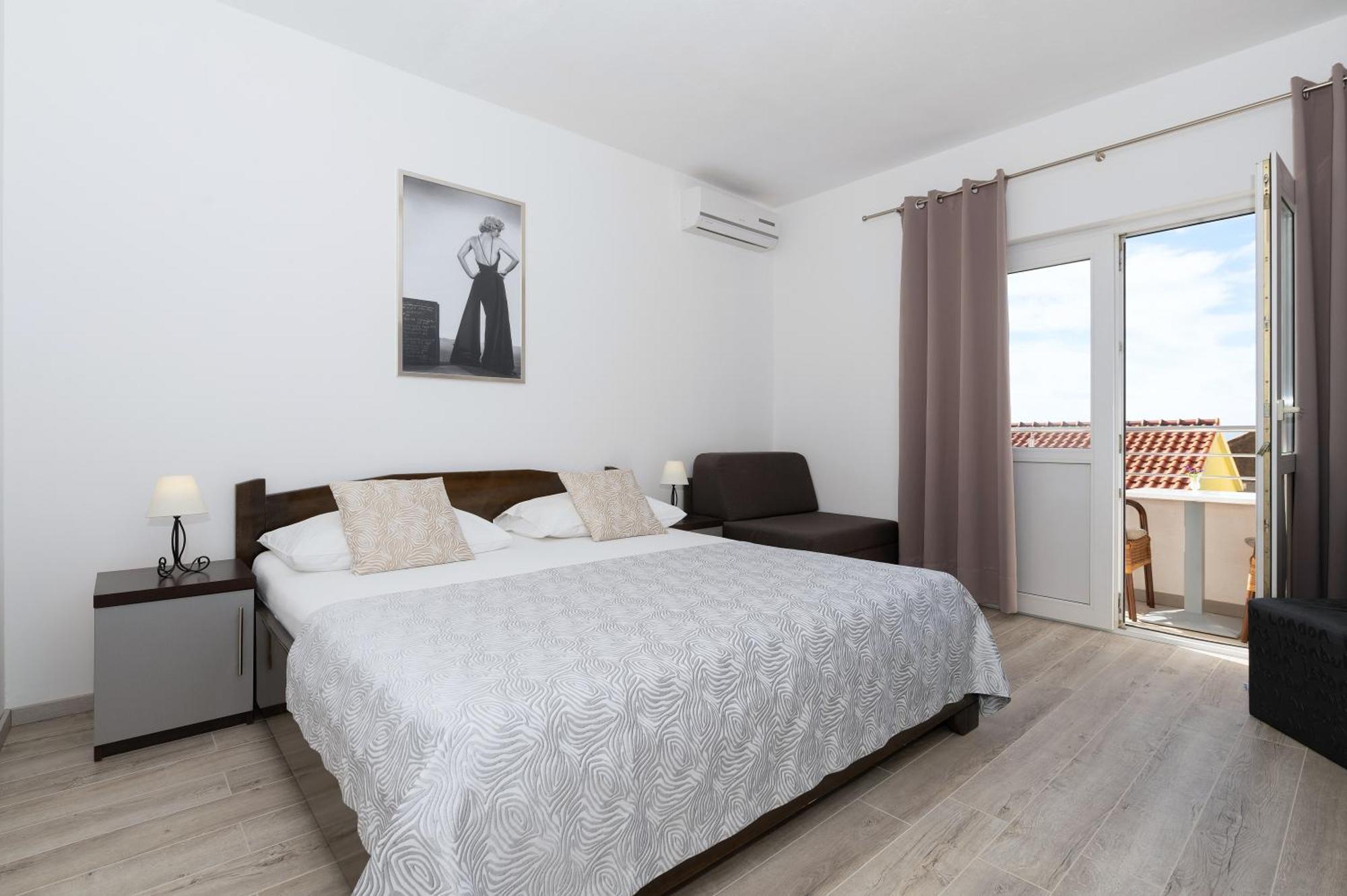 Bilin San Appartement Baška Voda Kamer foto