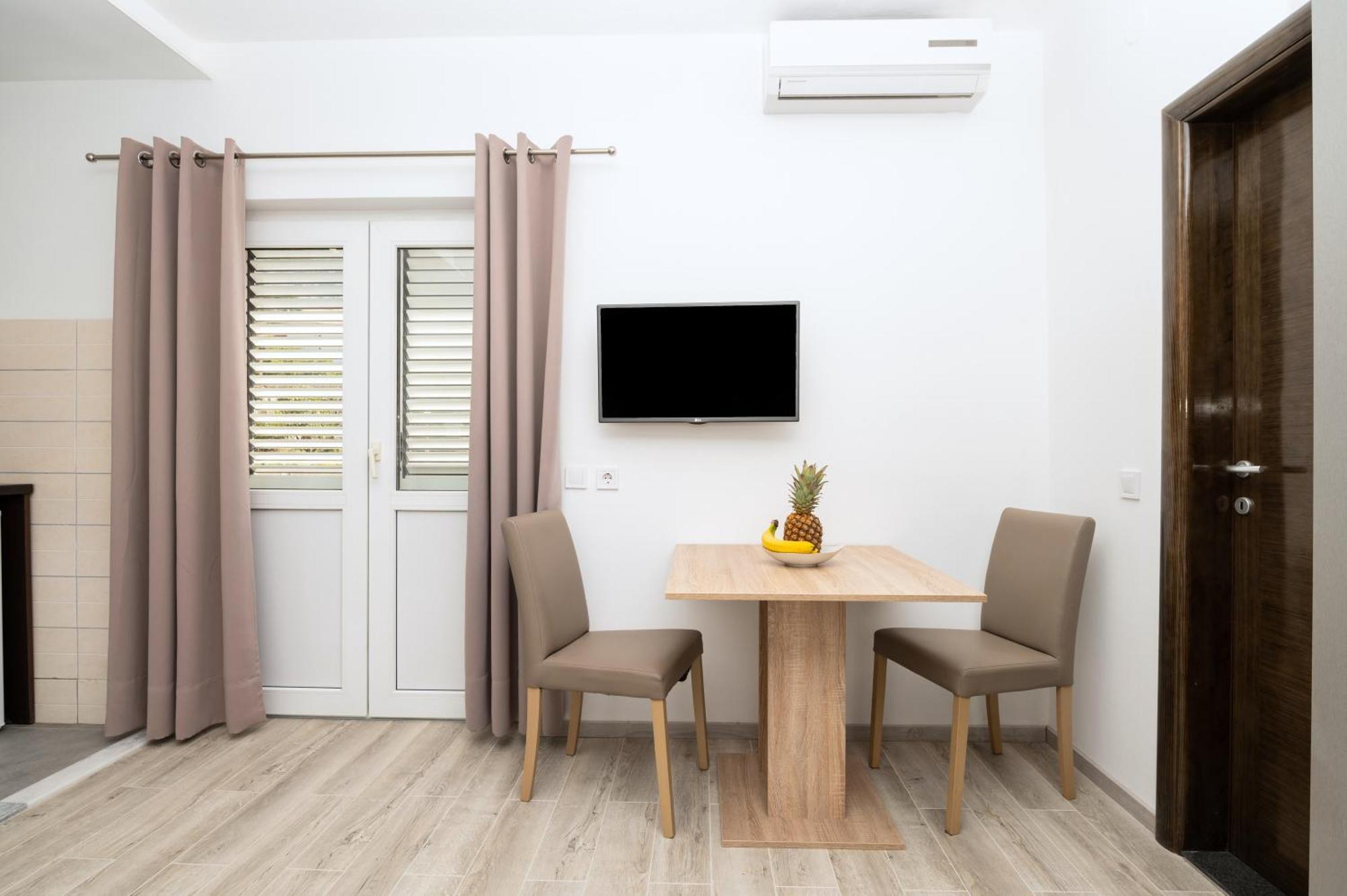 Bilin San Appartement Baška Voda Kamer foto